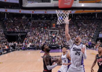 Олексій Лень набрав 10 очок в матчі НБА проти Портленда — Федерація баскетболу України