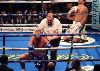 «Он бы меня убил»: Бывший соперник Усика поблагодарил рефери за спасение жизни в бою с украинцем — Спорт ):Бокс