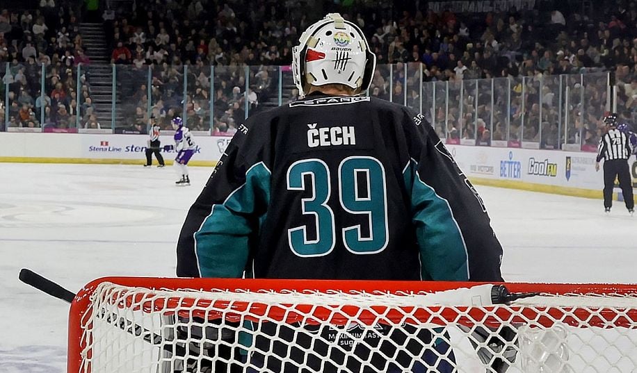 Петр Чех дебютував у вищій хокейній лізі Англії