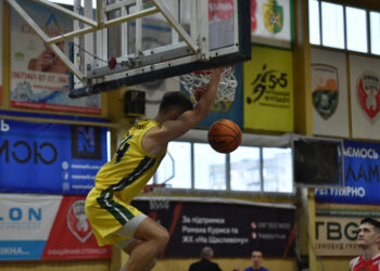 Прикарпаття-Говерла здобуває шосту перемогу у сезоні в матчі з Рівне: фотогалерея — Федерація баскетболу України