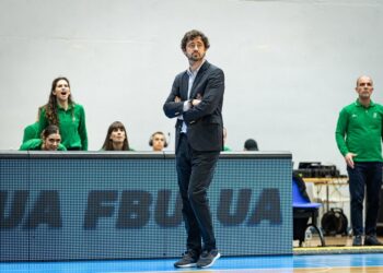 Рікардо Васконселос: Збірна України вдало розпочала, але ми покращили захист та повернулись у гру — Федерація баскетболу України