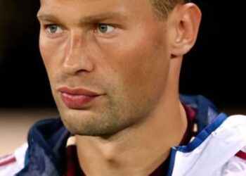 Российский футболист Василий Березуцкий сбежал в Испанию и выступил против войны в Украине