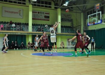 Самбір продовжив переможну серію у Вищій лізі, перегравши ДіДіБао: фотогалерея — Федерація баскетболу України