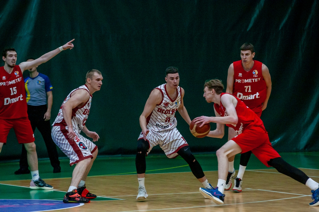 Турнірна таблиця Вищої ліги: Прометей без поразок завершив перше коло