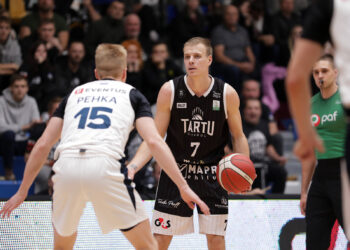 Українці за кордоном: Михайлюк зіграв проти Чикаго, у Шунделя 16 очок в ENBL — Федерація баскетболу України