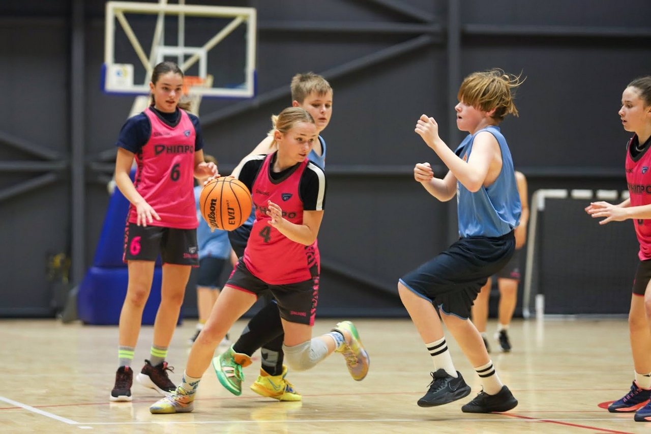 В Дніпрі продовжується перший етап ВЮБЛ