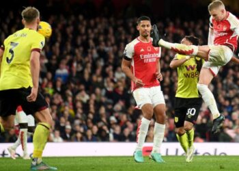 Зинченко забил и помог «Арсеналу» выиграть у «Бернли»