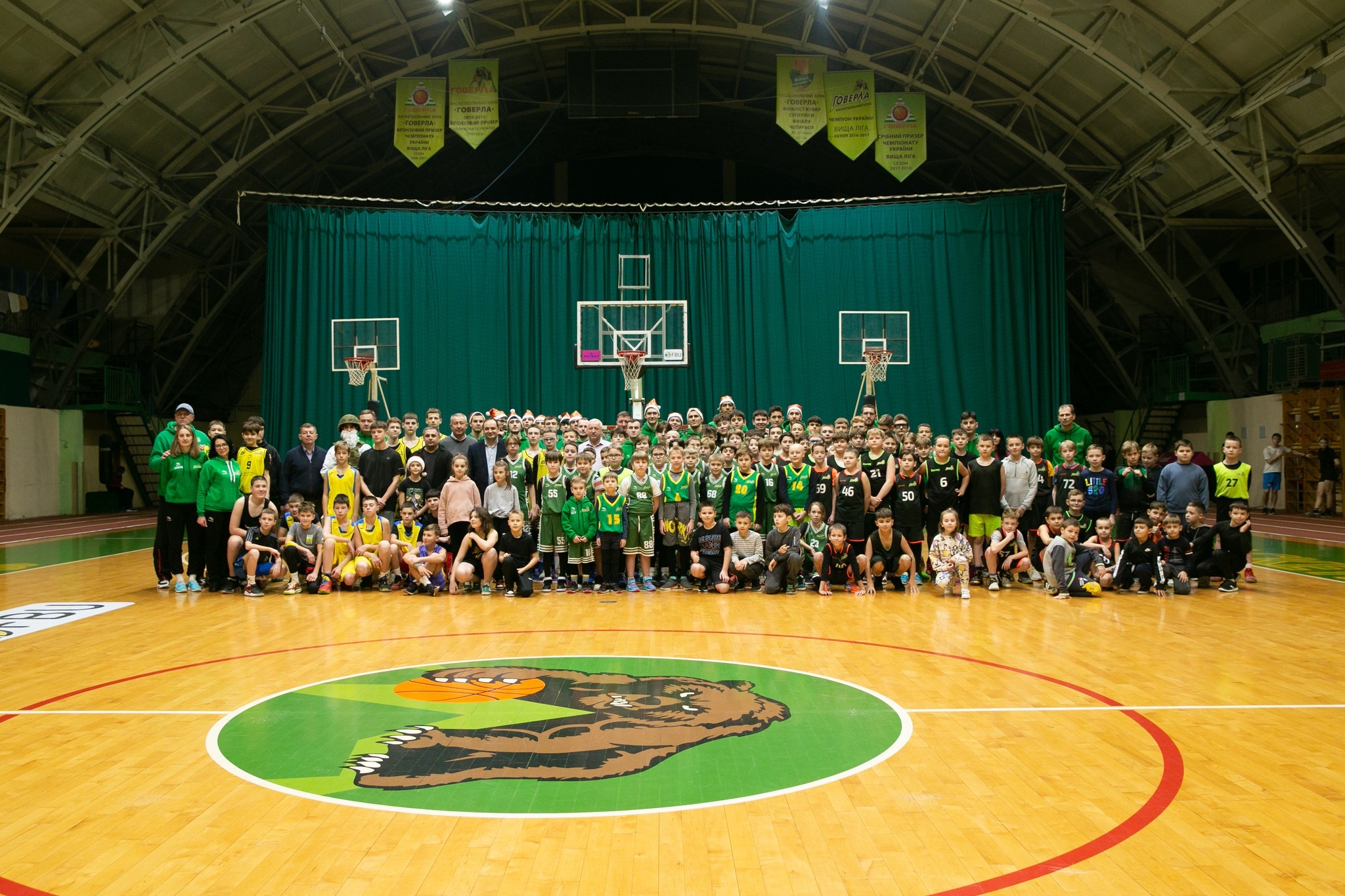 БК Говерла новорічними естафетами відсвяткував 20-річчя баскетбольної академії