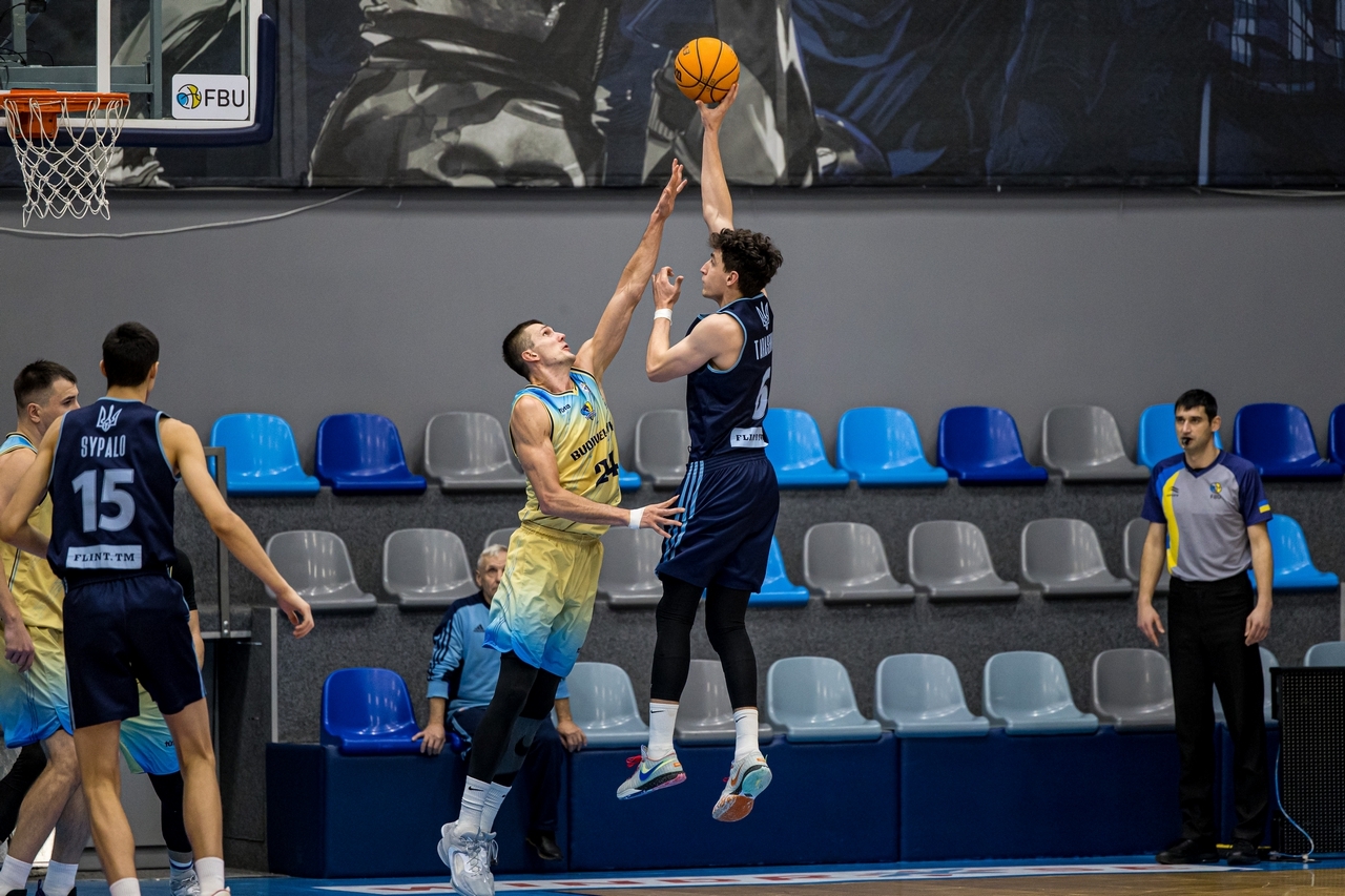 Будівельник обіграв Дніпро, Запоріжжя поступилось БІПІ: хайлайти матчів Суперліги Favbet 4 грудня