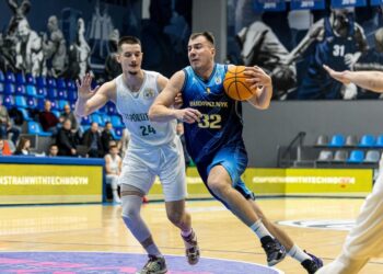 Будівельник здобув непросту перемогу над Запоріжжям — Федерація баскетболу України