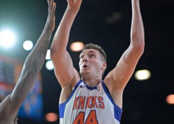 Дмитро Скапінцев з Вестчестером виграв Winter Showcase Cup, у Мішули 20 очок в Угорщині — Федерація баскетболу України