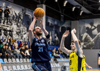 Дніпро впевнено переміг БІПУ в домашньому матчі — Федерація баскетболу України