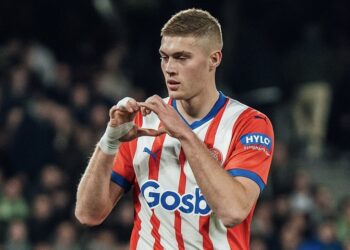 Довбик стал лучшим игроком матча «Бетис» — «Жирона»