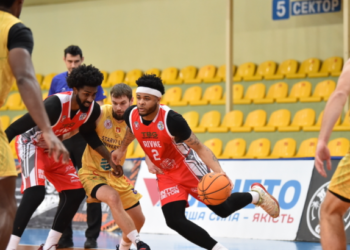 Рівне дотиснув Старий Луцьк у Суперлізі | Баскетбол |