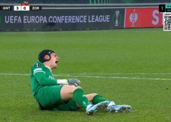 Голкипер «Гента» получил ужасающую травму ноги в матче против «Зари»