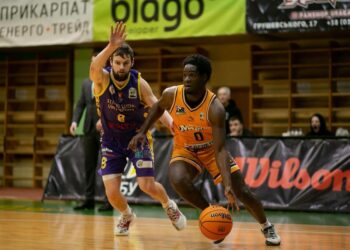 Кривбас підписав легіонера та двох українців і відзаявив трьох гравців — Федерація баскетболу України