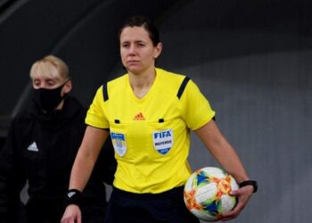 Монзуль несмотря на отстранение рассудит матч женского еврокубка «Бавария» — «Аякс»