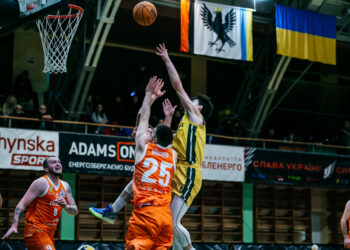 Прикарпаття-Говерла у поєдинку домашнього бабла перемогла Кривбас — Федерація баскетболу України
