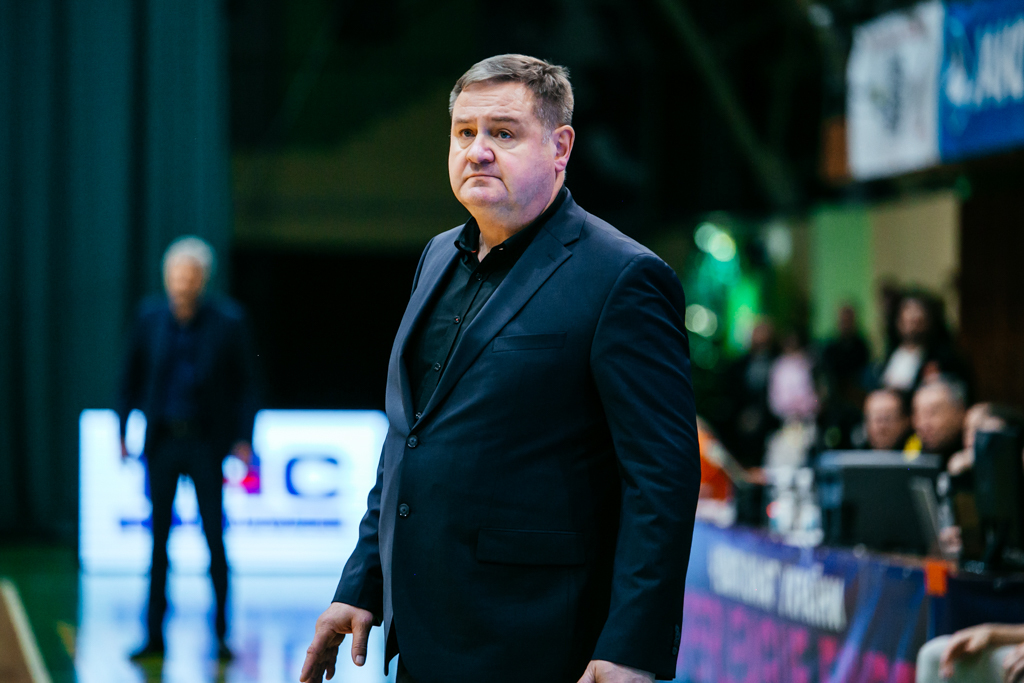 Прикарпаття-Говерла в домашньому матчi перемогла Кривбас: відео коментарів 