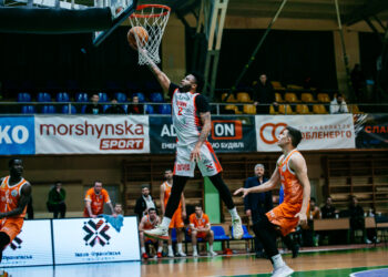 Рiвне у захоплюючому протистояннi перемогло Кривбас — Федерація баскетболу України