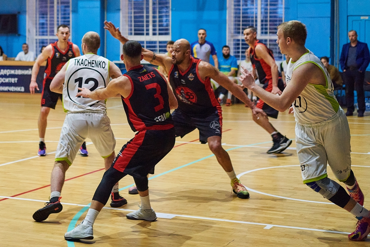 Самбір та Селф Мейд зіграли найрезультативніший матч сезону Вищої ліги