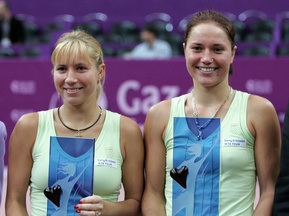 Сестры Бондаренко уступают в Австрии — Теніс