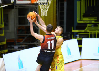 Столичний бабл відкрився перемогою Черкаських Мавп над Старим Луцьком — Федерація баскетболу України