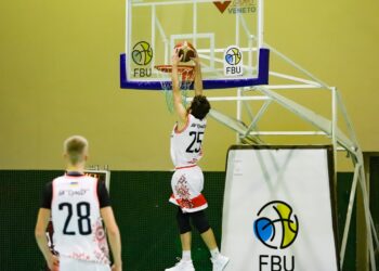 СумДУ розпочав друге коло Вищої ліги з перемоги над ДіДіБао: фотогалерея — Федерація баскетболу України