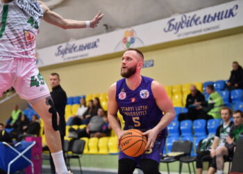 34 очка Кольченка допомогли Старому Луцьку перемогти Політехніку-Галичину — Федерація баскетболу України
