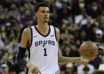 Вембаньяма побив рекорд Андре Ігуадали | Баскетбол |