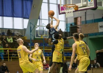 Дніпро впевнено переміг Старий Луцьк: фотогалерея — Федерація баскетболу України