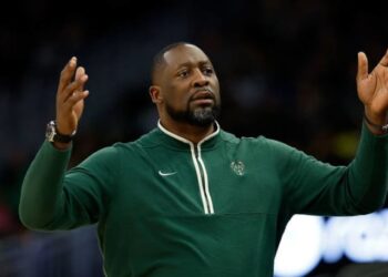 Мілвокі звільнив головного тренера | Баскетбол |