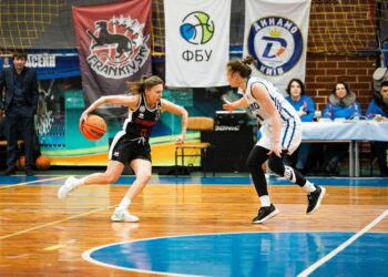 Франківськ-Прикарпаття розпочав рік з перемоги над Динамо: фотогалерея — Федерація баскетболу України