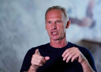 Гашек: «Я хотів би піти у політику та стати сенатором» | Хокей |