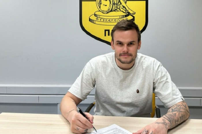 Голкипер Максим Коваль продолжит карьеру в Греции