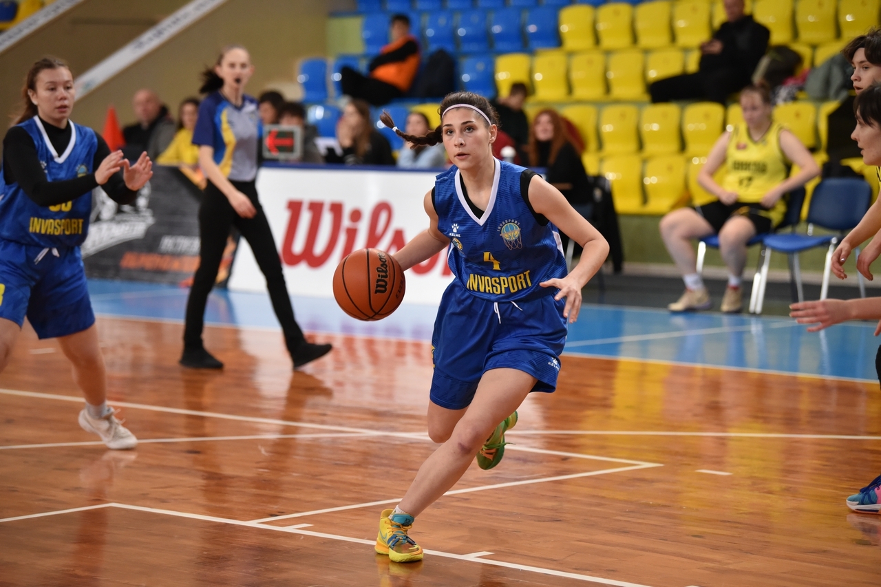 Інваспорт одержав дев'яту поспіль перемогу в жіночій Вищій лізі