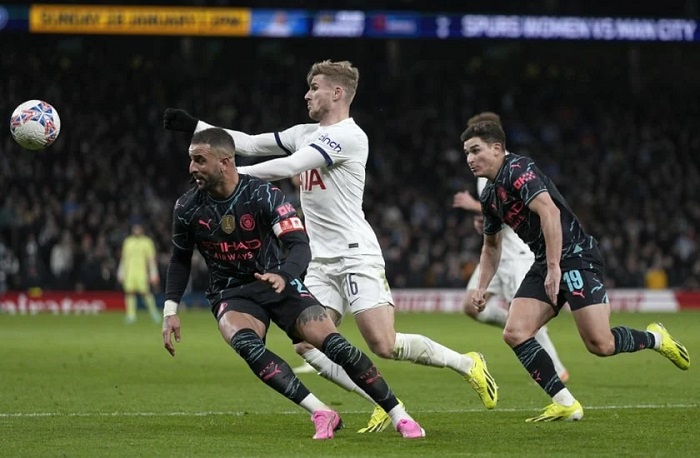«Манчестер Сити» на последних минутах «выгрыз» победу у «Тоттенхэма» и прошел в 1/8 финала Кубка Англии
