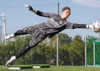 «Реал» готов увеличить зарплату Лунина, если он продлит контракт