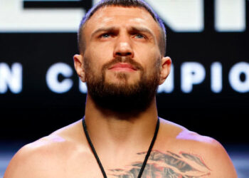 «Стань и уйди чемпионом»: Роберт Гарсия призвал Ломаченко завершить карьеру — Спорт ):Бокс