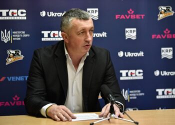 Старий Луцьк поступився Рівному: відео коментарів — Федерація баскетболу України