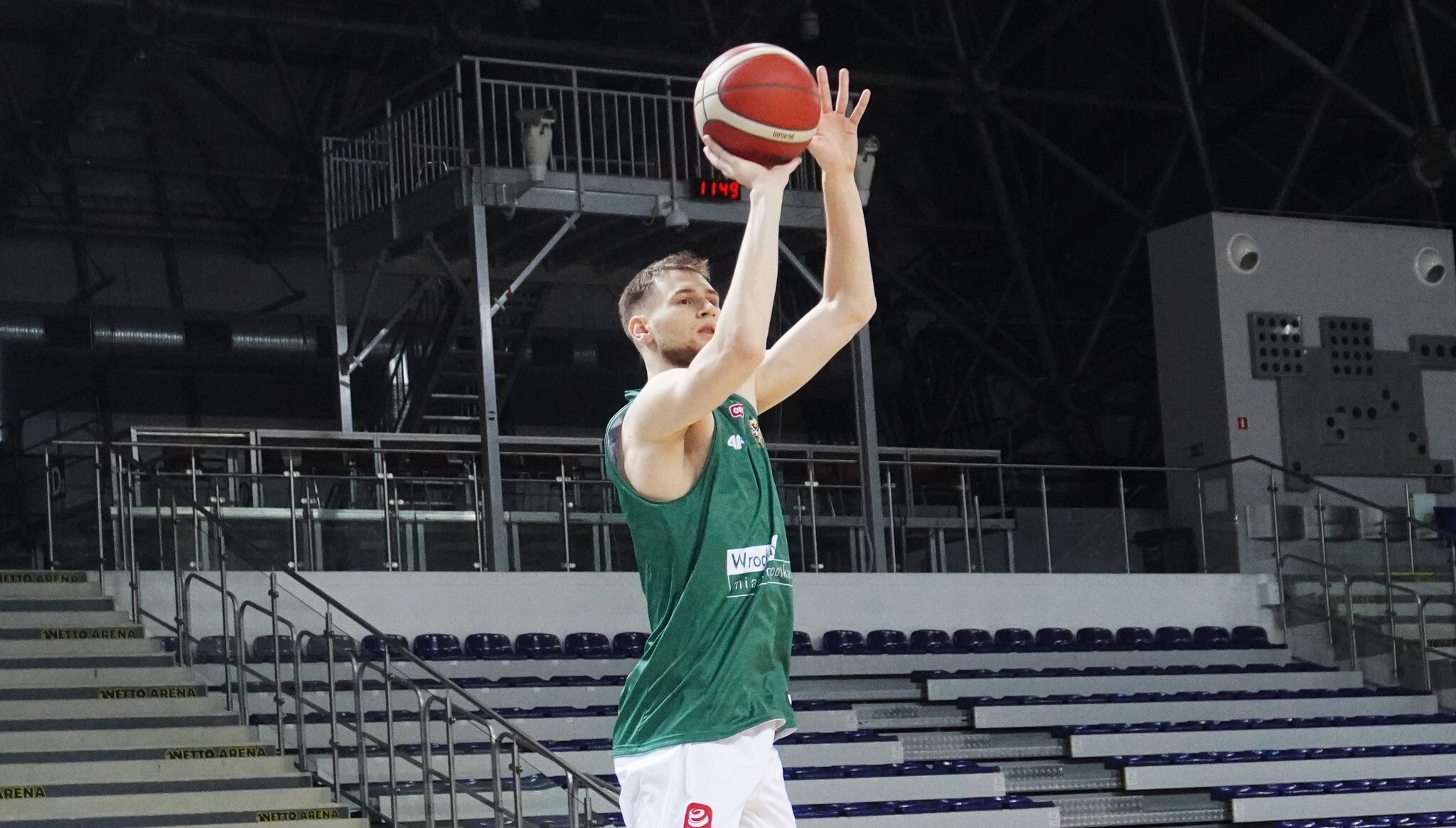 Українці за кордоном: дабл-дабл Геруна, 8 очок Войналовича в Польщі