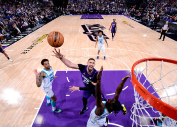 Українці за кордоном: Лень набрав 3 очки проти Шарлотт в НБА — Федерація баскетболу України