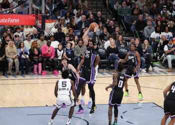 Українці за кордоном: Лень та Михайлюк зіграли в новорічну ніч в НБА — Федерація баскетболу України