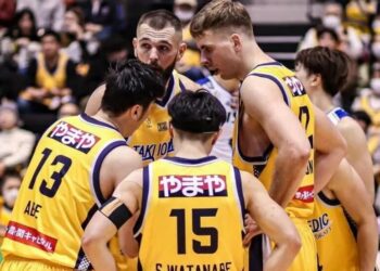 Українці за кордоном: Михайлюк зіграв 1 хвилину в НБА, Герун оформив дабл-дабл в Японії — Федерація баскетболу України