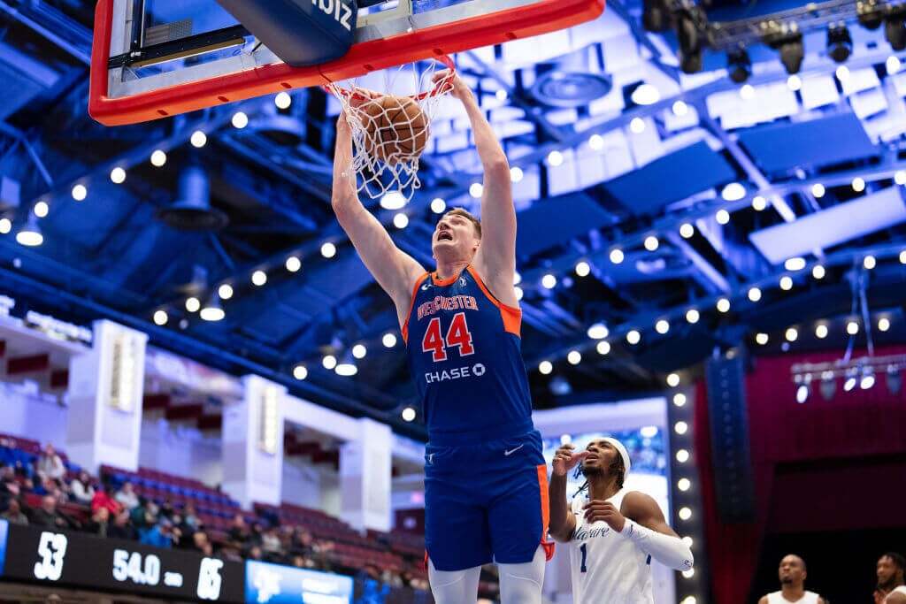 Українці за кордоном: Скапінцев вперше зіграв у старті Вестчестера в G-Лізі, Шундель набрав 12 очок в ENBL