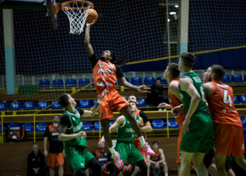 Запоріжжя обіграє Черкаські Мавпи і закріплюється на другій сходинці турнірної таблиці: фотогалерея — Федерація баскетболу України