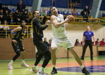 Запорiжжя переміг Київ-Баскет в заключному матчі першого дня луцького бабла — Федерація баскетболу України