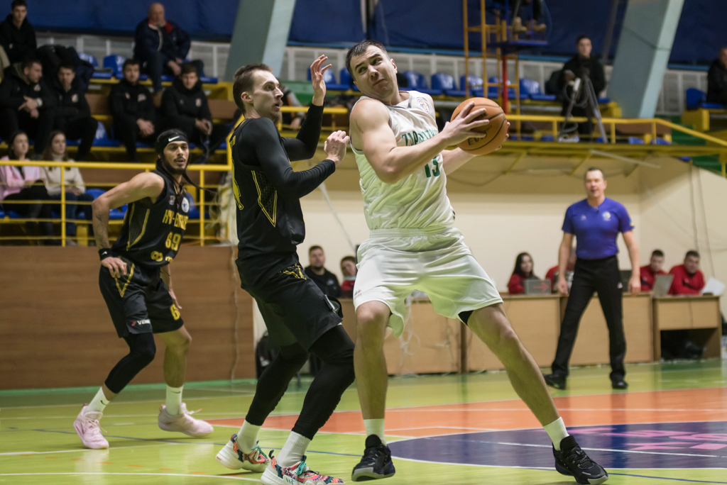 Запорiжжя переміг Київ-Баскет в заключному матчі першого дня луцького бабла