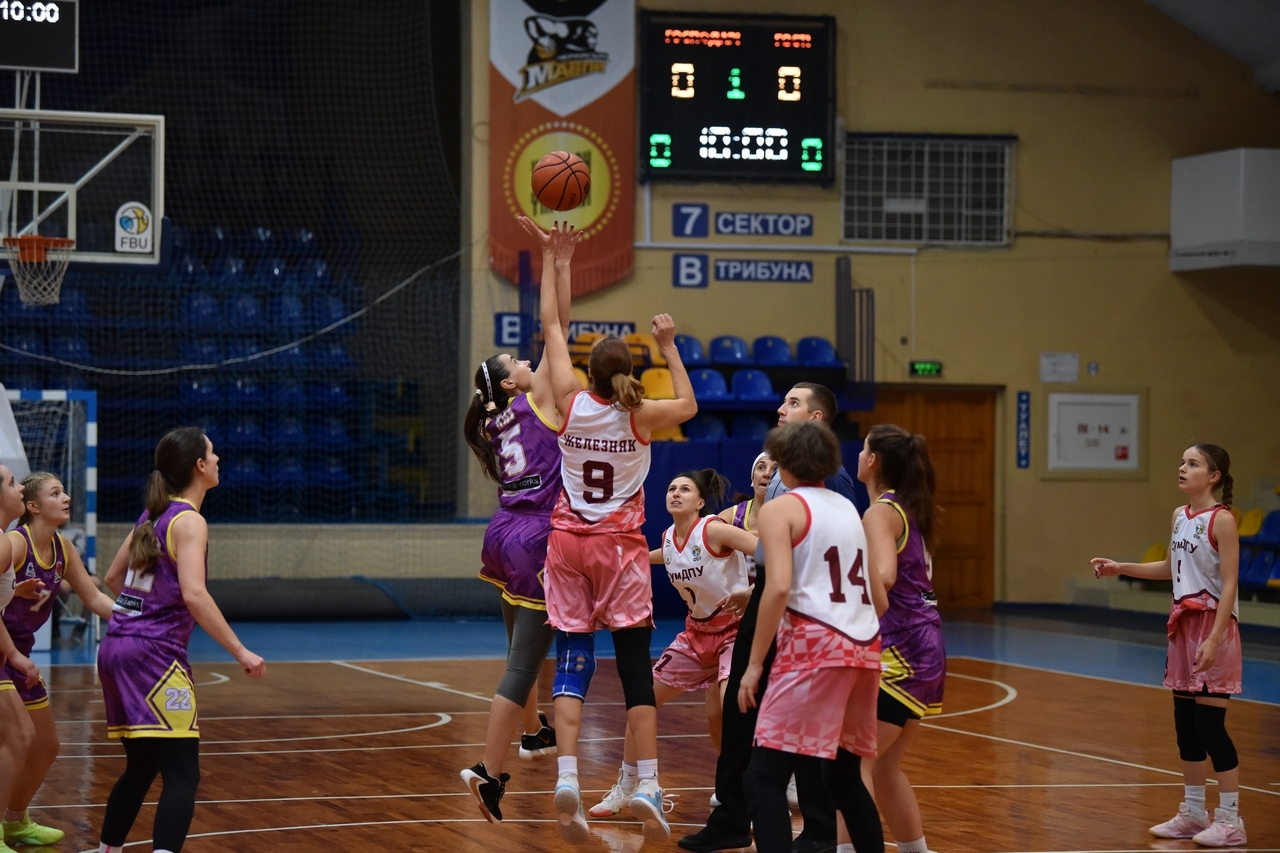 Жіноча Вища ліга: відеотрансляція матчів 20 січня