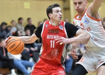 Рівне переграв Кривбас у Суперлізі | Баскетбол |